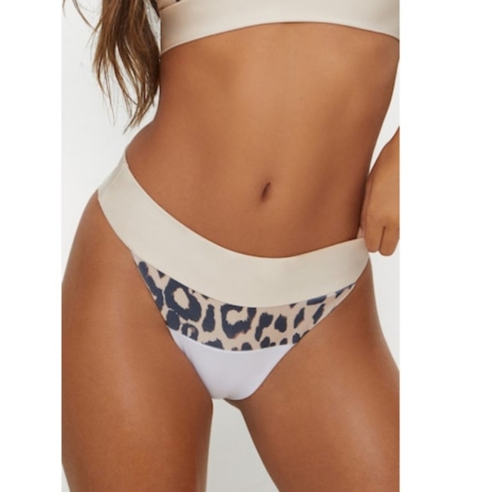 PrettyLittleThing White and Tan Low-Rise Bikini Bottom